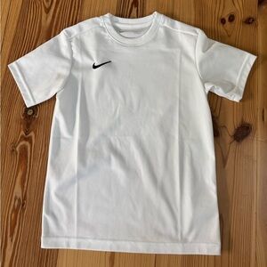 Nike Dri-FIT Shirt Youth Medium